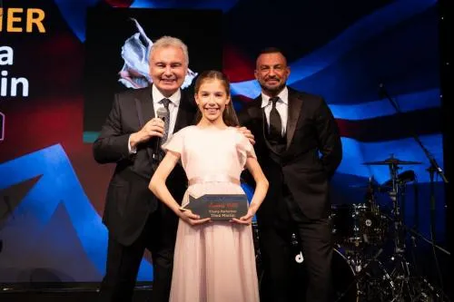 Young Performer, Thea Lily